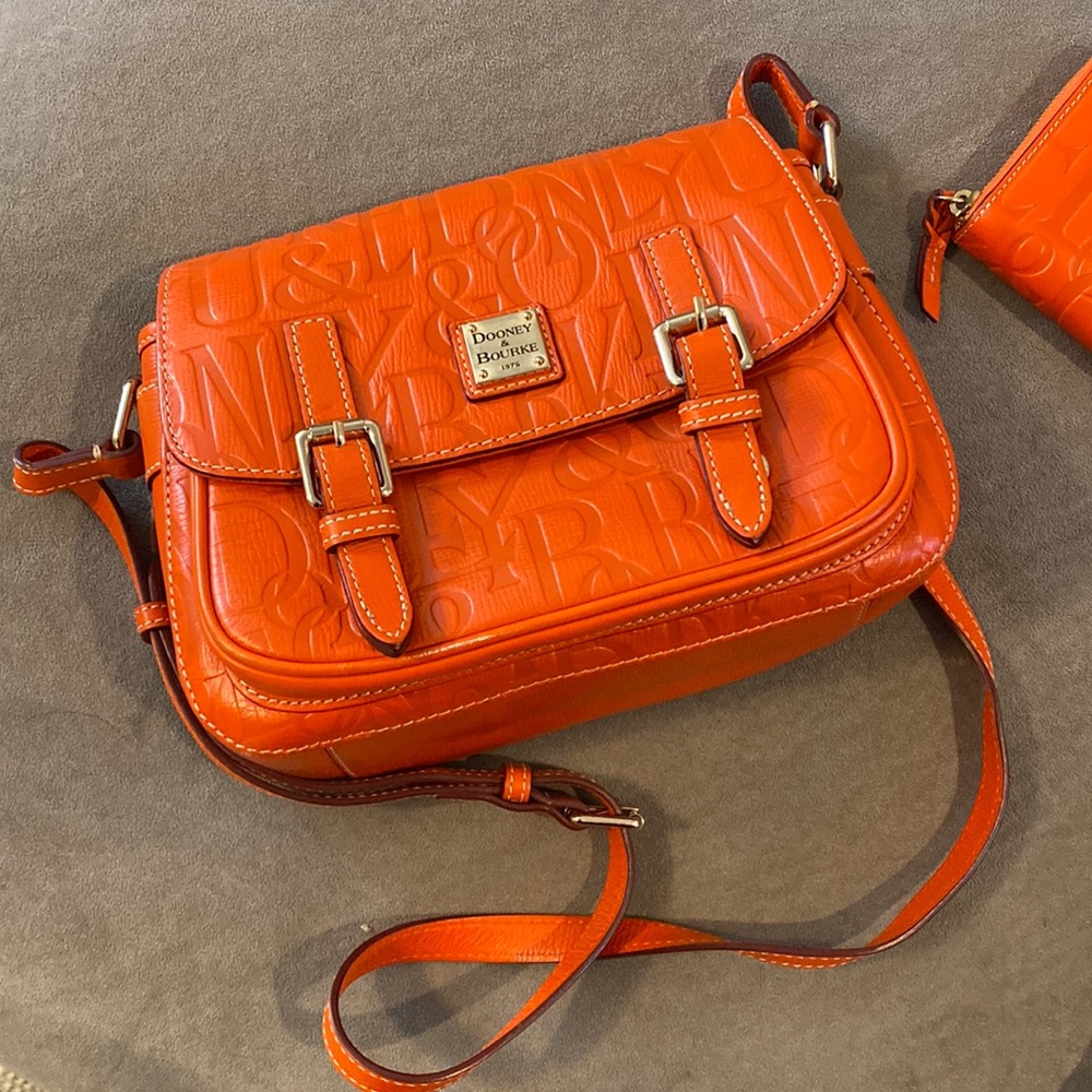 Dooney & Bourke Purse + Wallet (NEW, NEVER USED!!!)